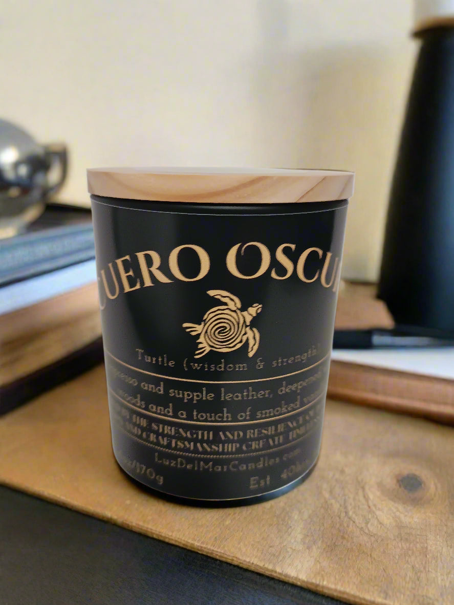 cuero-oscuro-leather-espresso-candle on  desk